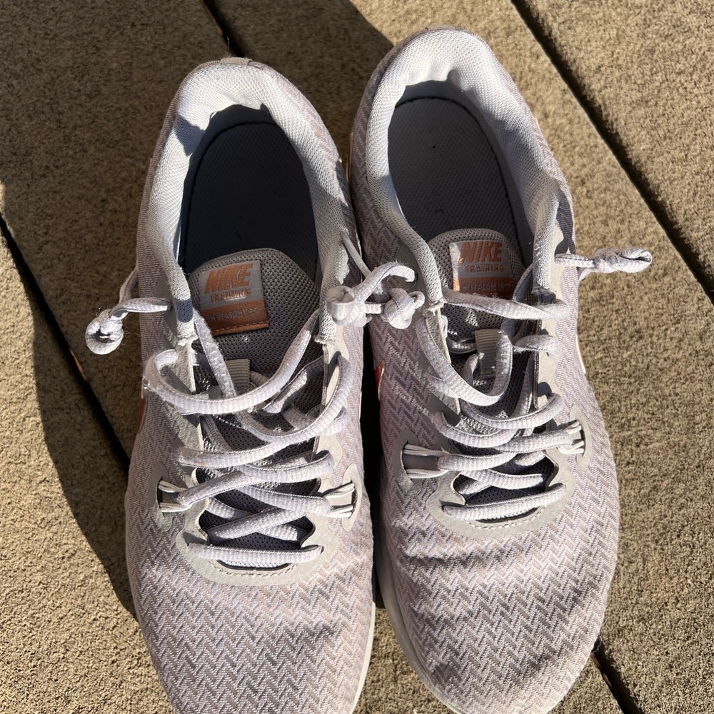 Women’s Nike in season TR7 size 9.5 - Picture 4 of 7